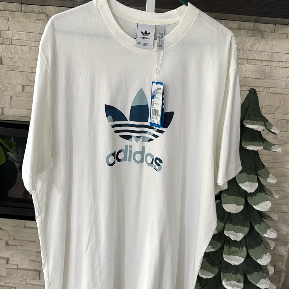 Adidas short sleeve shirt XXL new with tags